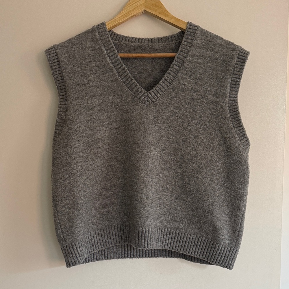 American Vintage Charcoal V-Neck Sweater Vest